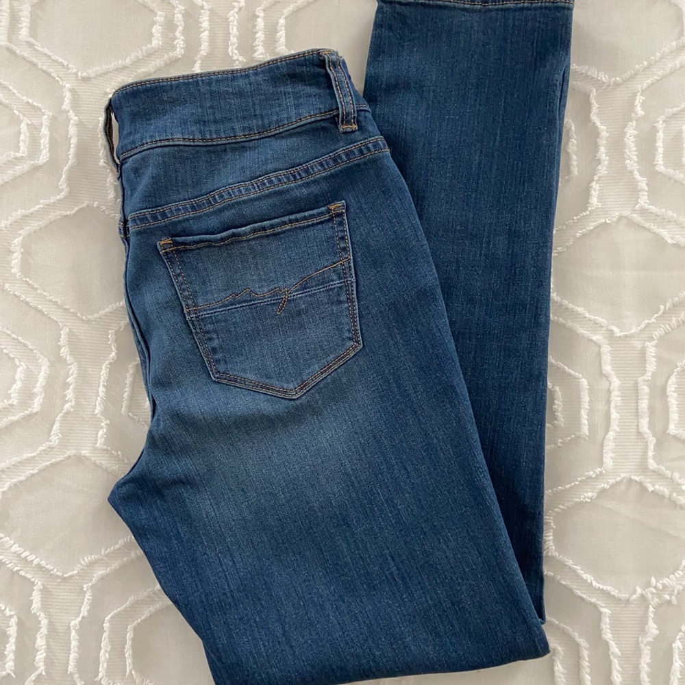 New York & Company jeans size 8 with blue patches